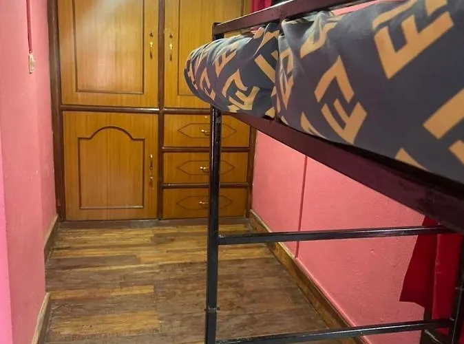 Hostel Posh 1 Eleven