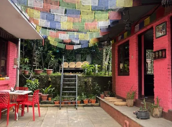 Hostel Posh 1 Eleven
